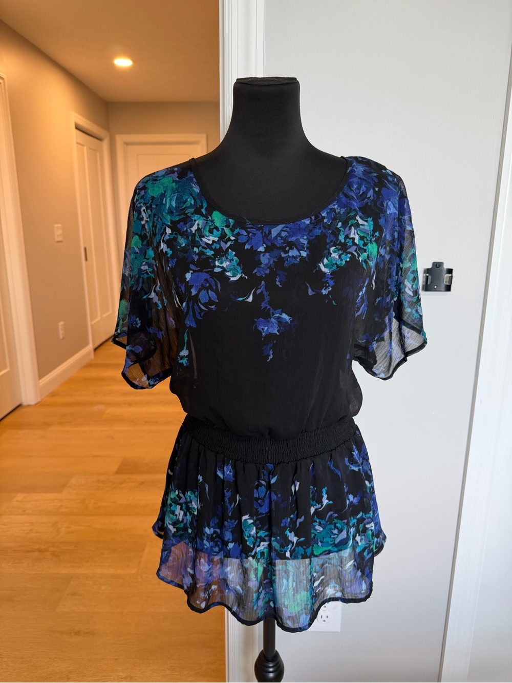 LOFT Black Floral Flutter Sleeve Peplum Top - Women's